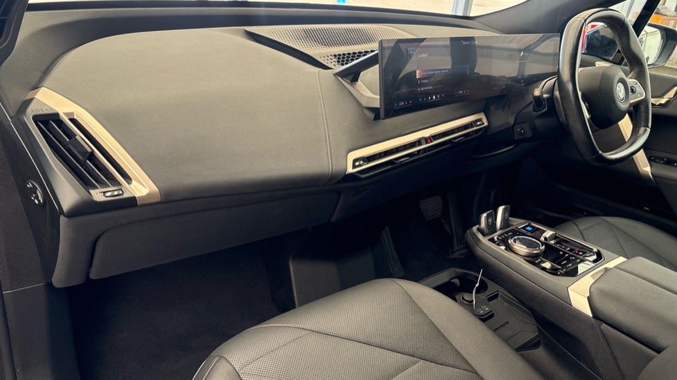 BMW iX Image 10