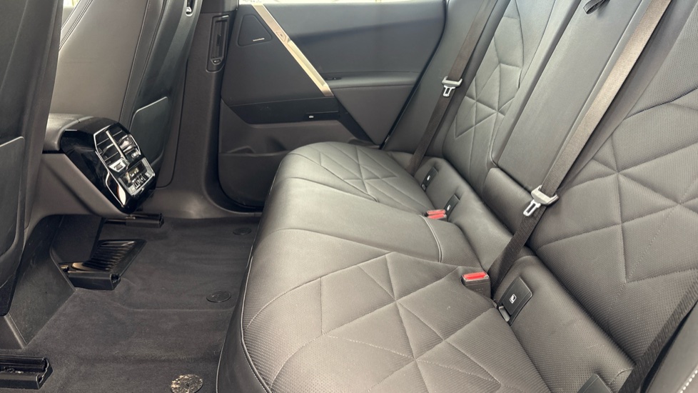 BMW iX Image 14