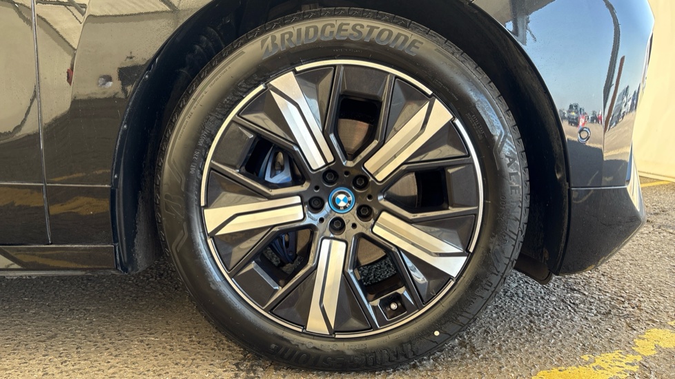 BMW iX Image 20