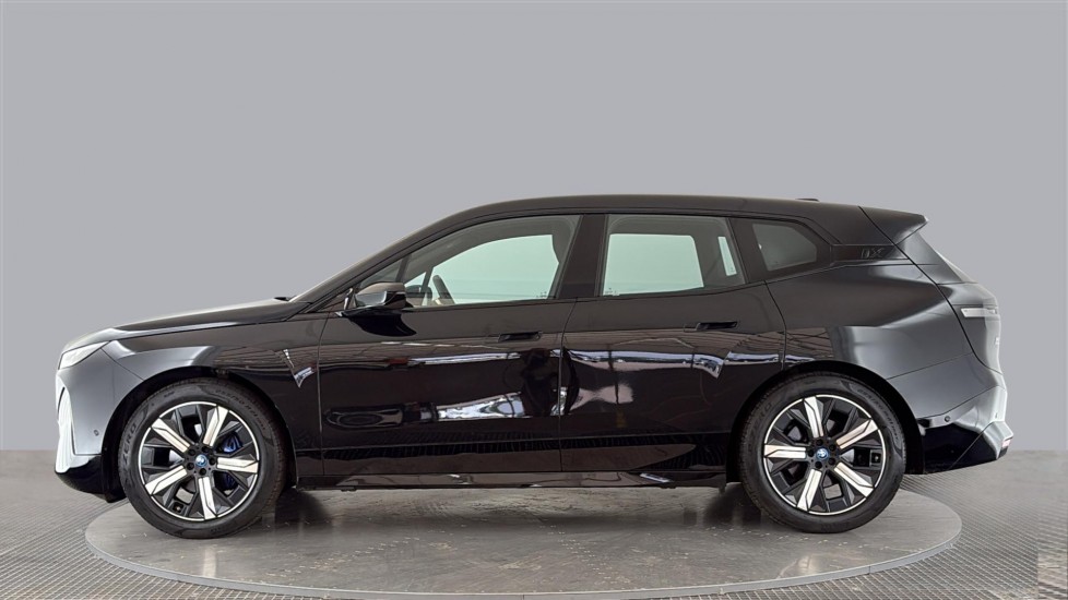 BMW iX Image 2