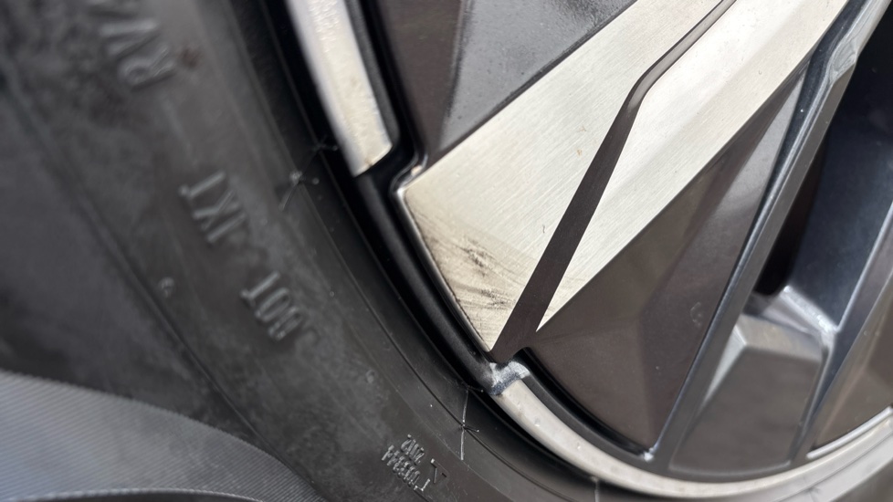 BMW iX Scuff