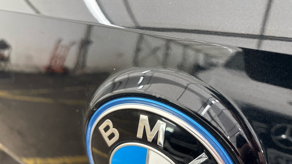 BMW iX Chips