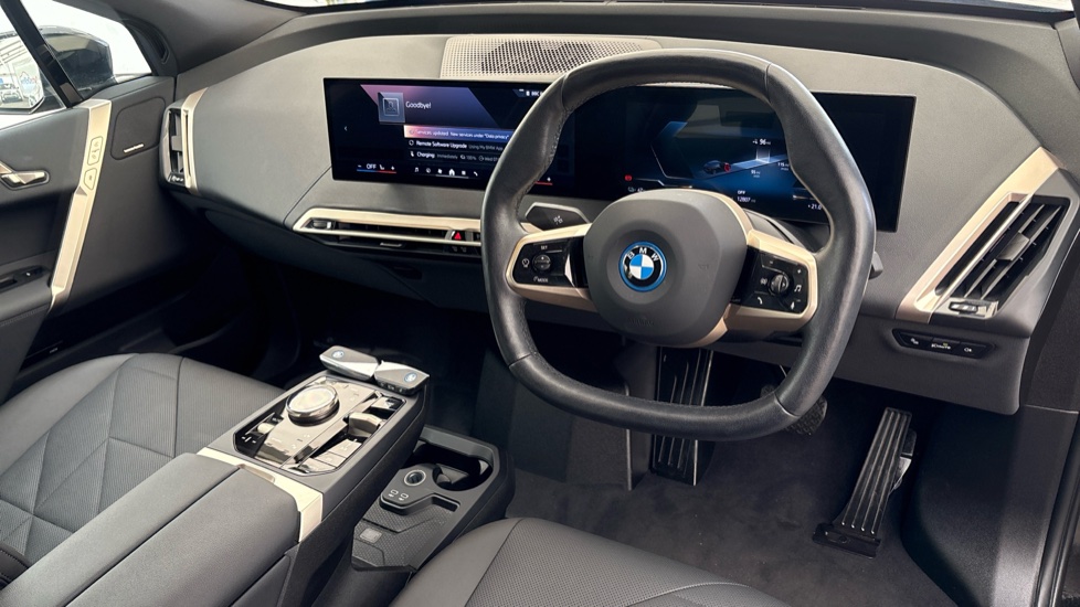 BMW iX Image 9