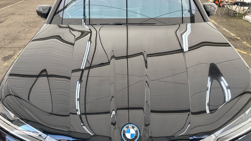 BMW iX Image 16