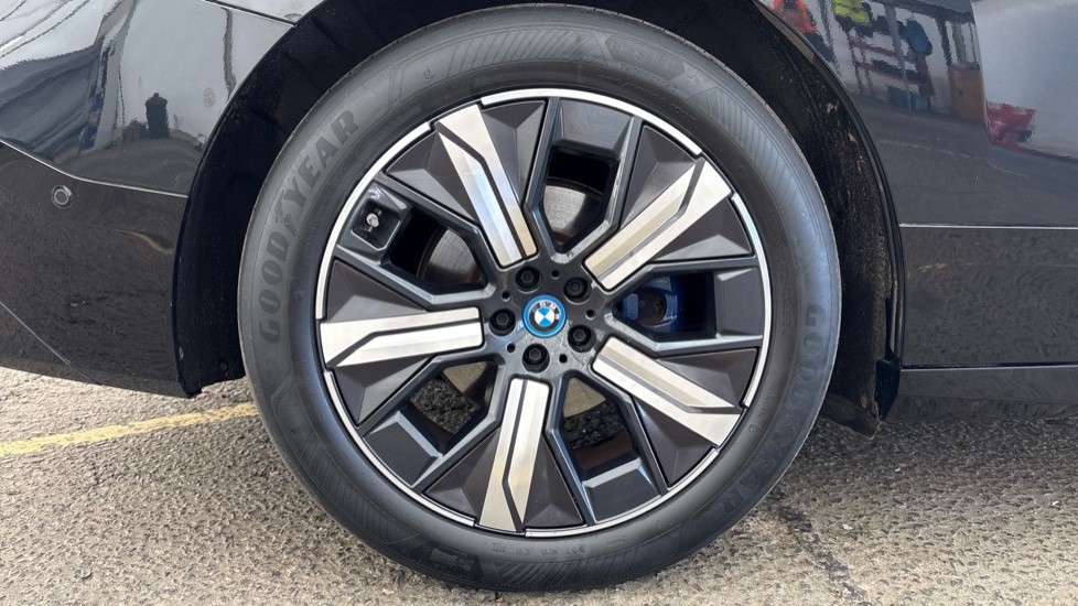 BMW iX Image 19