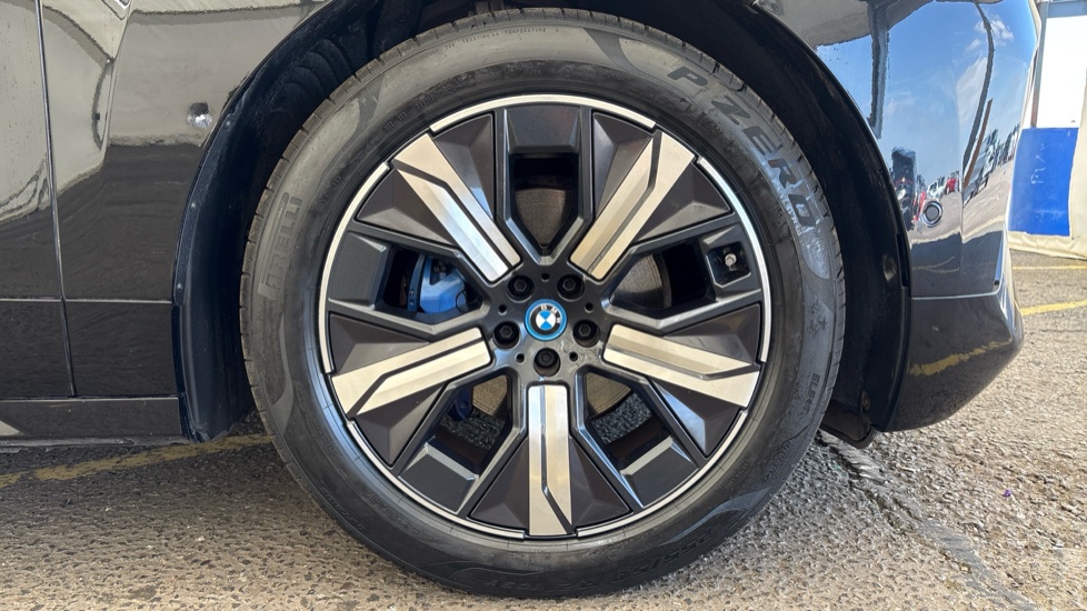 BMW iX Image 20