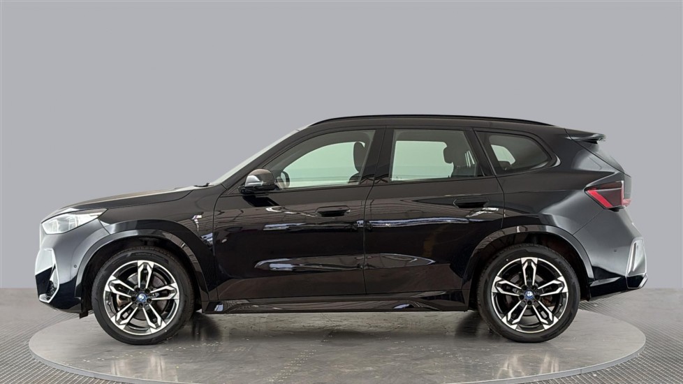 BMW iX1 Image 2