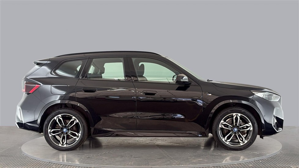 BMW iX1 Image 6