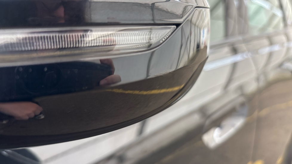 BMW iX1 scratch