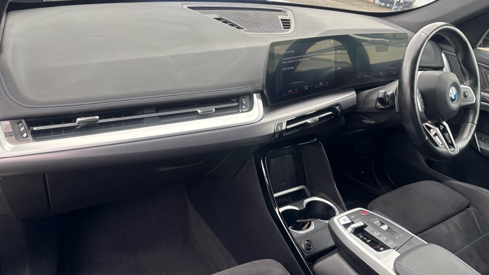 BMW iX1 Image 10