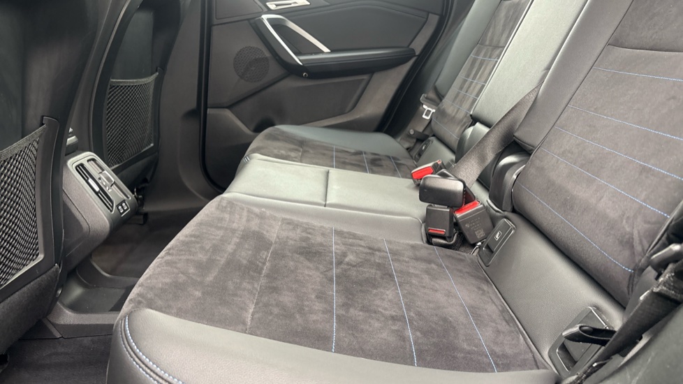 BMW iX1 Image 14