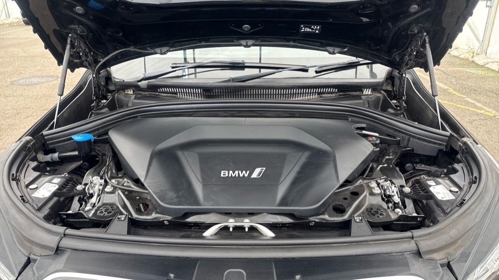 BMW iX1 Image 16