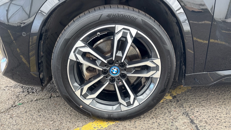BMW iX1 Image 17