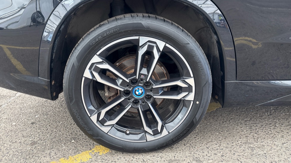 BMW iX1 Image 19
