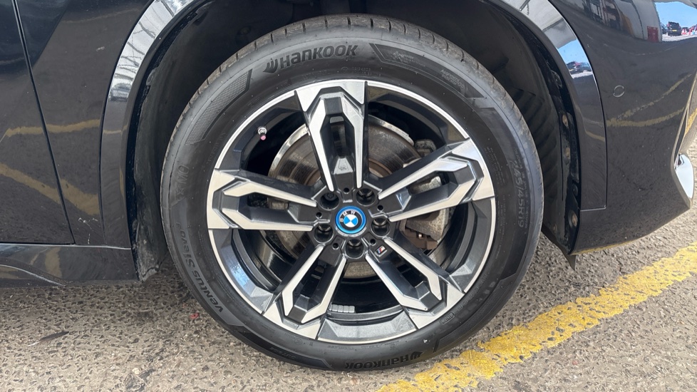 BMW iX1 Image 20