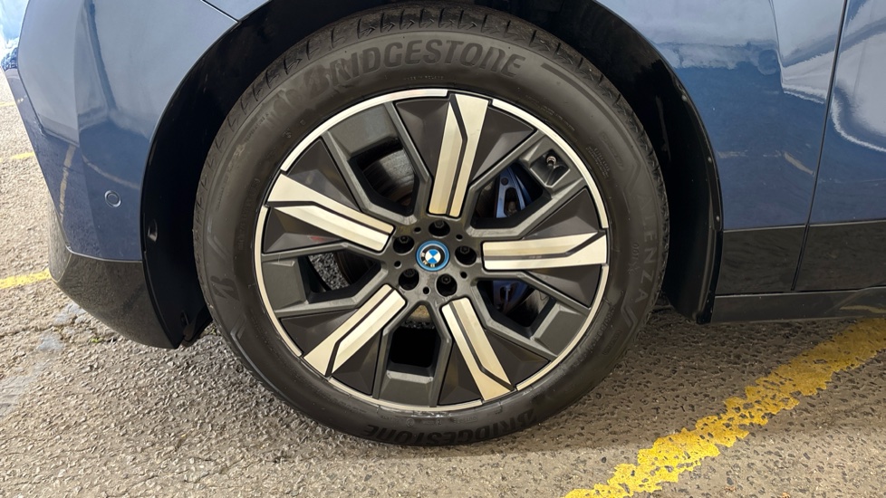 BMW iX ESTATE 240kW xDrive40 M Sport 76.6kWh 5dr Auto