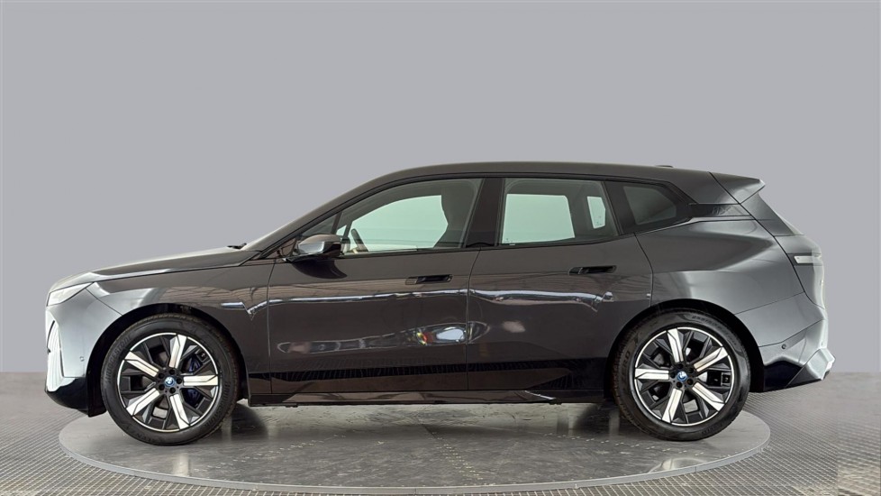 BMW iX Image 2