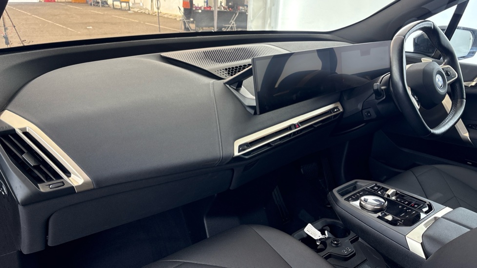 BMW iX Image 10