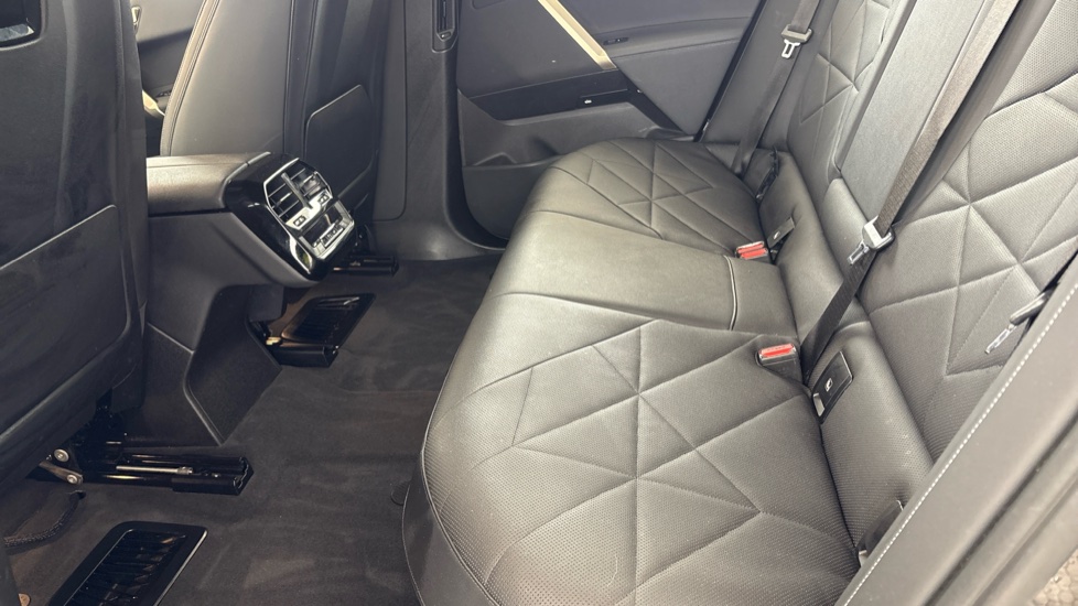 BMW iX Image 14