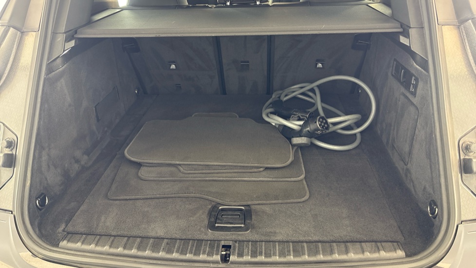 BMW iX Image 15