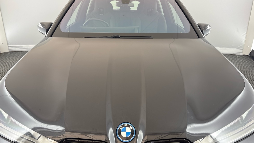 BMW iX Image 16
