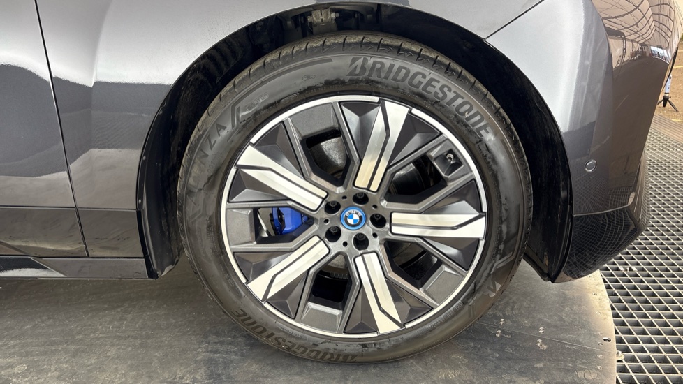 BMW iX Image 20