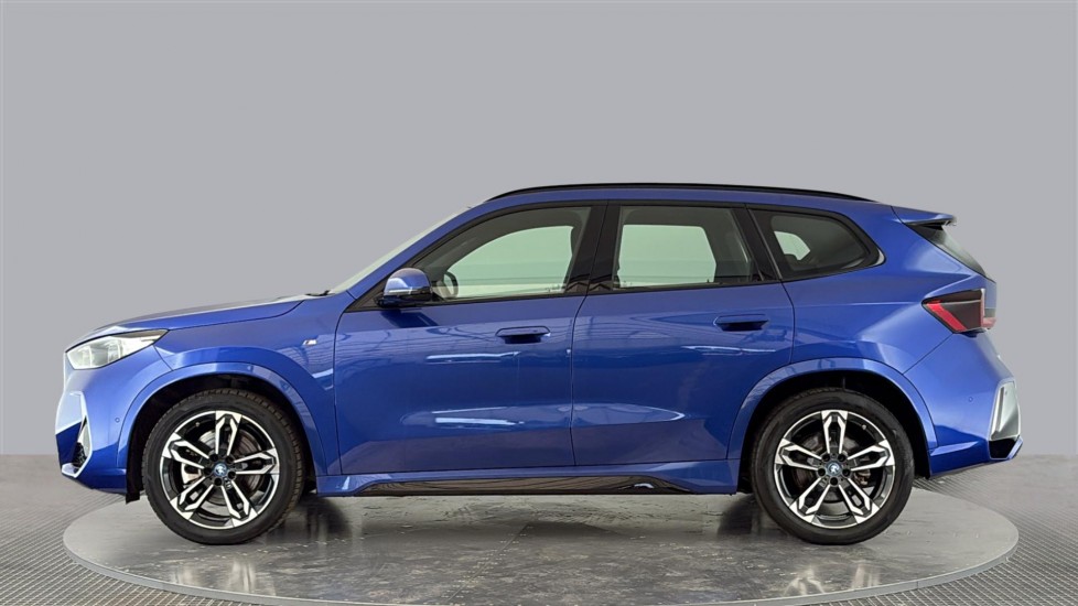 BMW iX1 Image 2