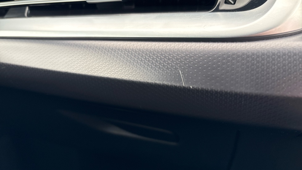 BMW iX1 scratches