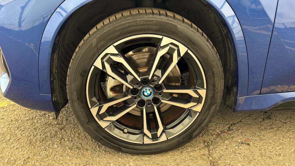 BMW iX1 Image 17