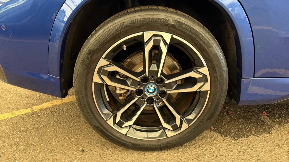 BMW iX1 Image 19