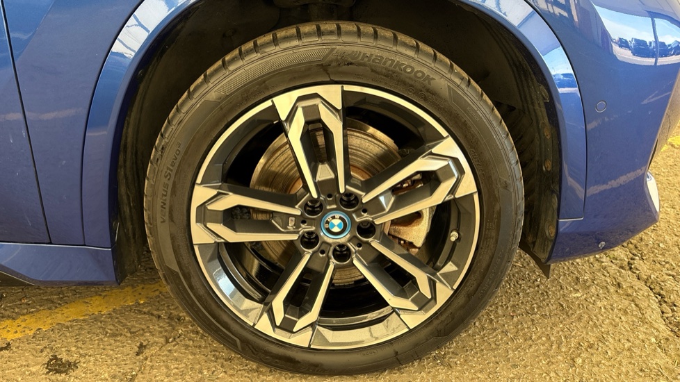 BMW iX1 Image 20