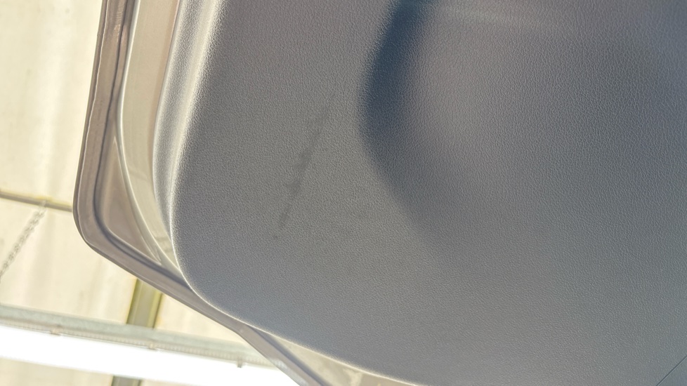 BMW iX1 Scuff