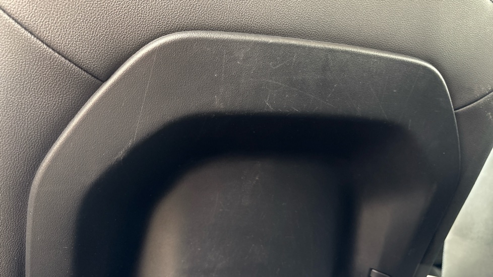 BMW iX1 Scuff