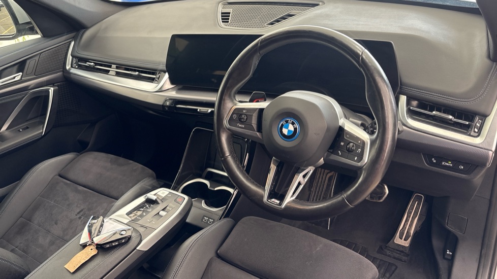 BMW iX1 Image 9
