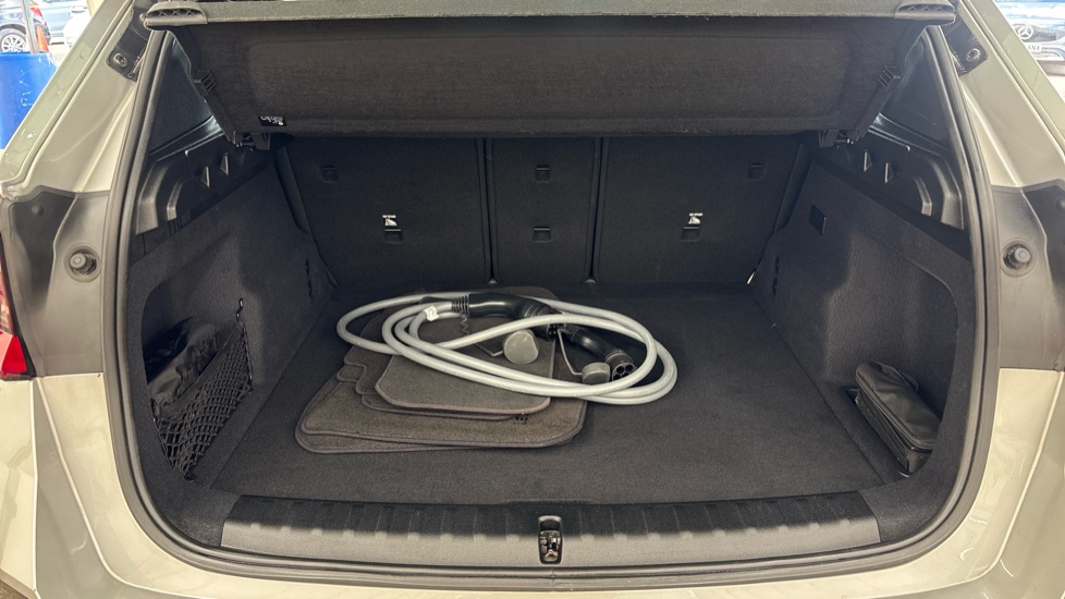 BMW iX1 Image 15