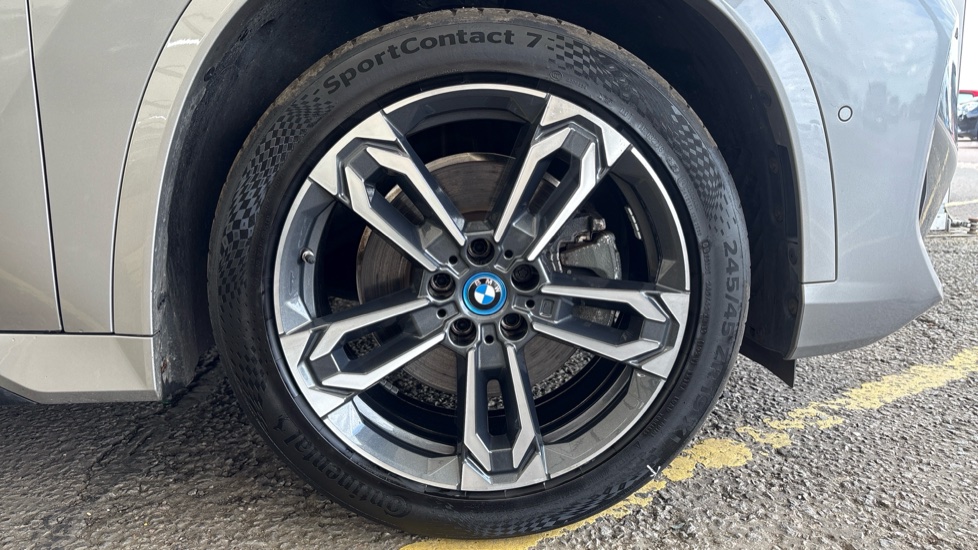 BMW iX1 Image 20