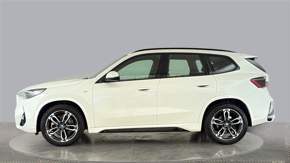BMW iX1 Image 2