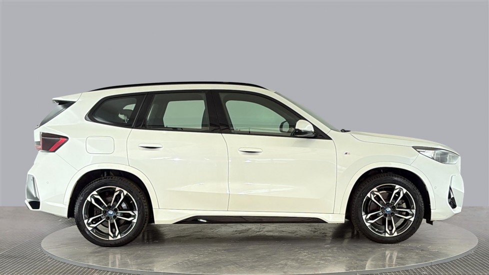 BMW iX1 Image 6