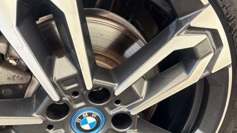 BMW iX1 Scuff