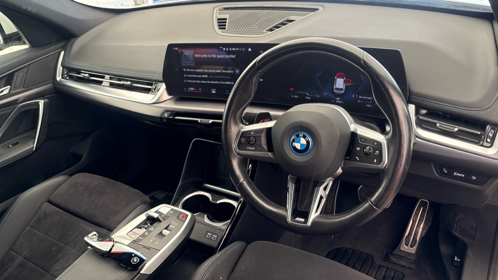 BMW iX1 Image 9
