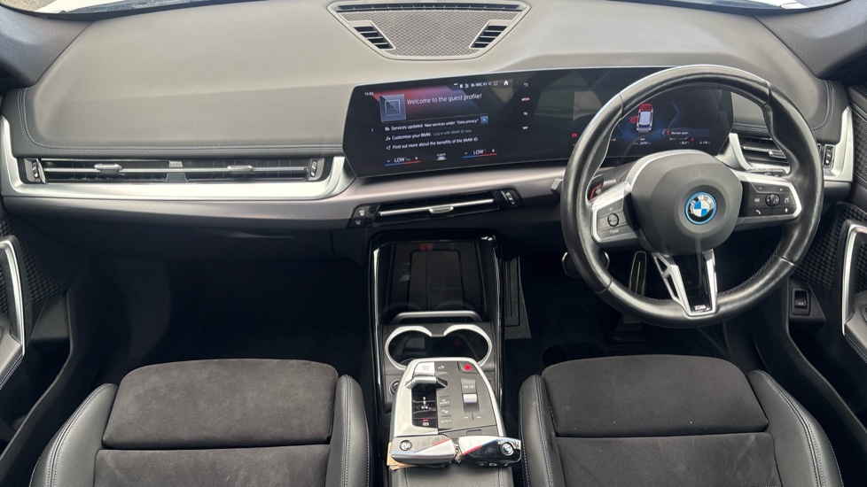 BMW iX1 Image 11