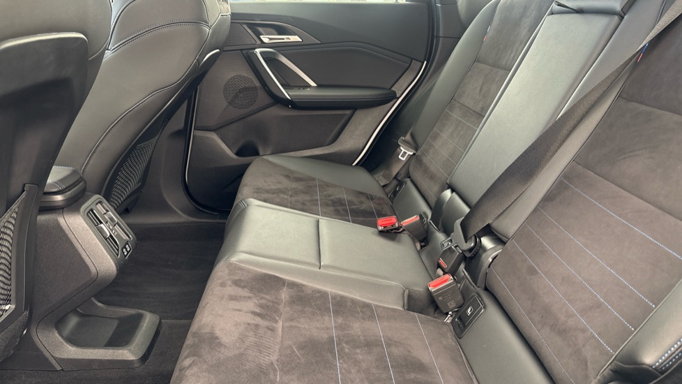 BMW iX1 Image 14