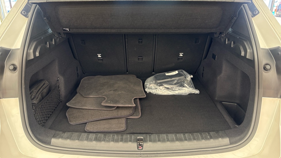 BMW iX1 Image 15