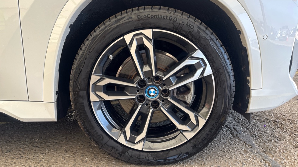 BMW iX1 Image 20