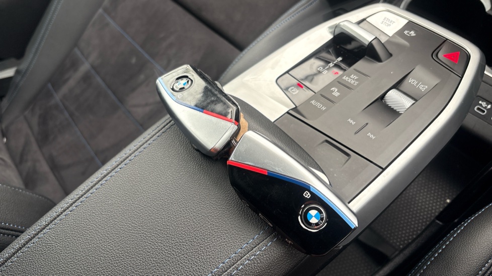 BMW iX1 2 keys available