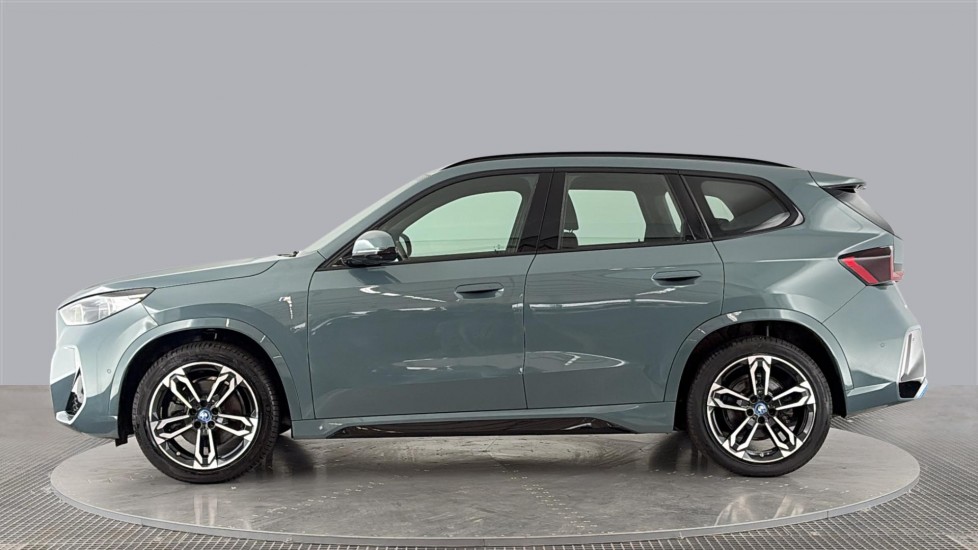 BMW iX1 Image 2