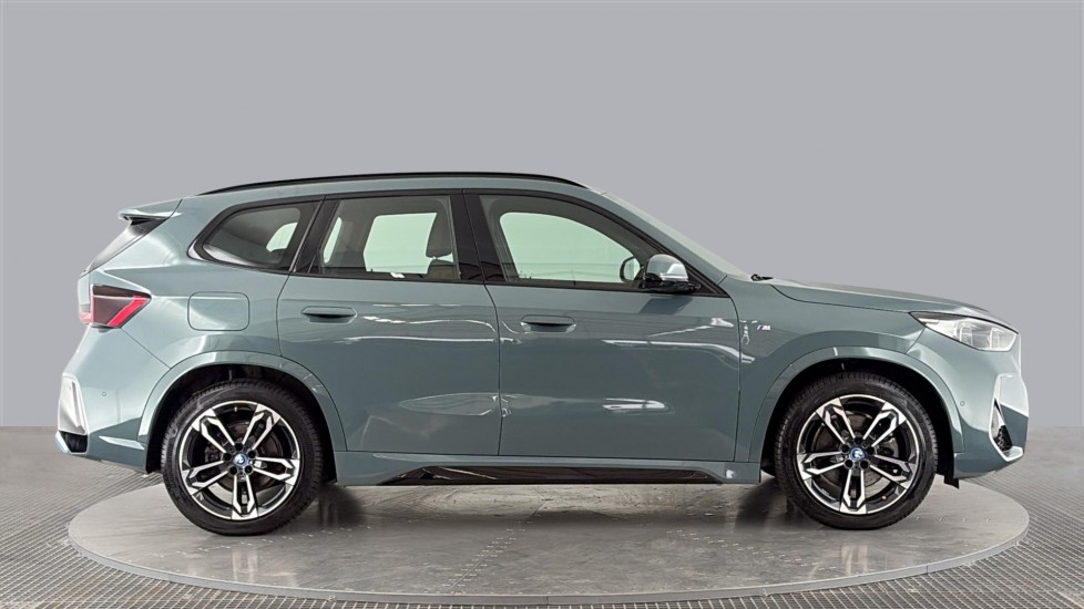 BMW iX1 Image 6