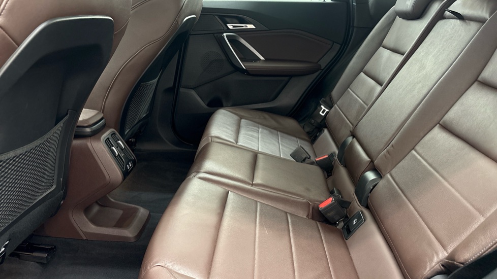 BMW iX1 Image 14