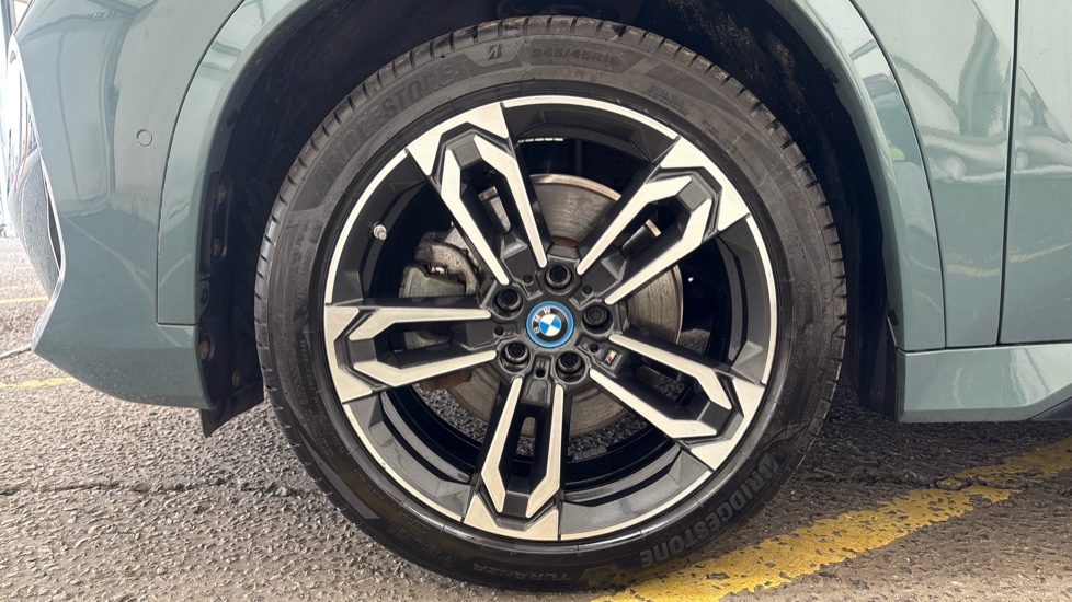 BMW iX1 Image 17