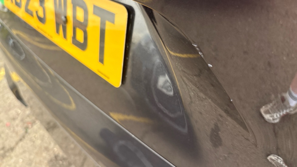 BMW iX chips